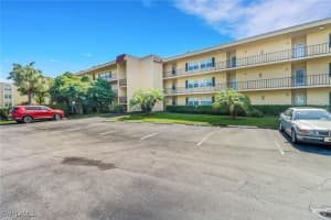 1085 forest lakes Drive, Naples, FL 34105 - MLS#225064081