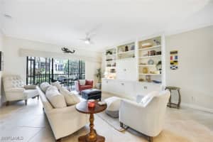 611 Serendipity Dr 611, Naples