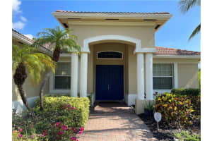 479 Saddlebrook Ln, Naples