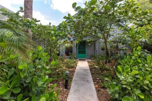 1323 Solana Road, Naples, FL 34103 - MLS#225064121