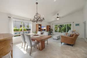 5886 Westbourgh Court, Naples, FL 34112 - MLS#225064126