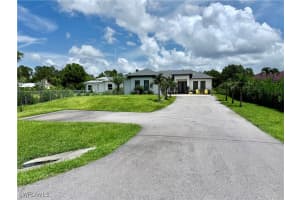 2475 29th Ave Ne, Naples