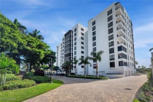 2400 Gulf Shore Boulevard, Naples, FL 34103 - MLS#225064132