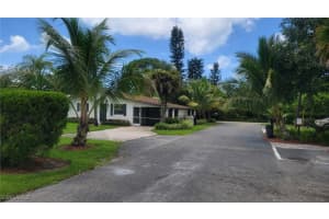 27001 Sun Aqua Lane, Bonita Springs, FL 34135 - MLS#225064135