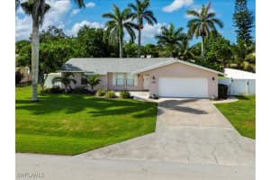 2680 Longboat Dr, Naples