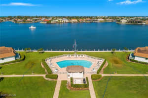 730 W Elkcam Cir 302, Marco Island