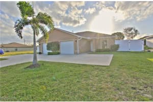 510 Skyline Boulevard, Cape Coral, FL 33991 - MLS#225064285