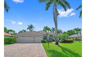 2075 Imperial Cir, Naples