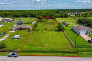2395 45th Avenue, Naples, FL 34120 - MLS#225064350