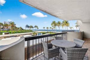 4001 Gulf Shore Blvd N 105, Naples