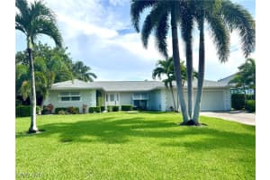 675 Wedge Dr, Naples