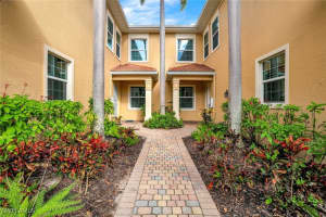 6029 Trophy Dr 301, Naples