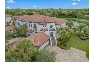 28541 Calabria Court, Naples, FL 34110 - MLS#225064432