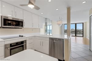 601 Seaview Court, Marco Island, FL 34145 - MLS#225064449