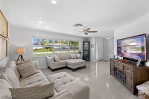 1252 Pompei Ln, Naples