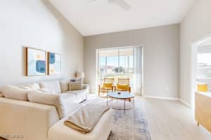 350 Robin Hood Cir 202, Naples