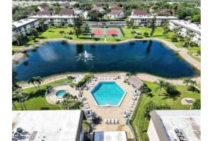1004 Manatee Rd H202, Naples