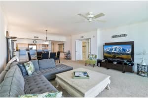 25 Bluebill Avenue, Naples, FL 34108 - MLS#225064572