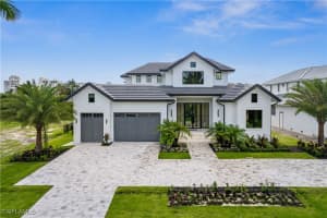 508 Neapolitan Ln, Naples