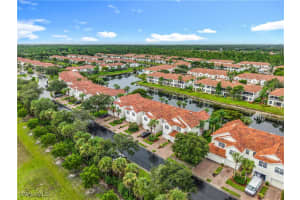 1176 Oxford Ln 26, Naples