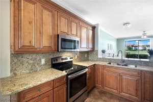 360 Robin Hood Circle, Naples, FL 34104 - MLS#225064707