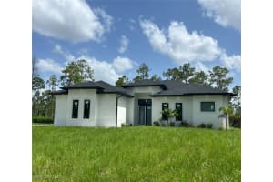 3622 8th Ave Ne, Naples