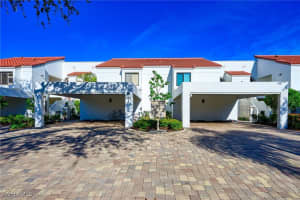 613 BEACHWALK Circle, Naples, FL 34108 - MLS#225064783
