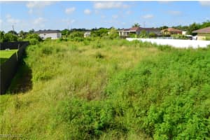 4107 30th Street, Lehigh Acres, FL 33976 - MLS#225064821