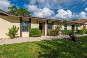 1006 Pine Isle Ln 1006, Naples
