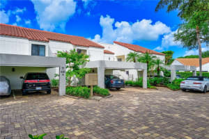 661 Windsurf Ln A-202, Naples