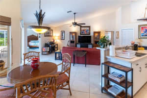 458 Countryside Dr, Naples