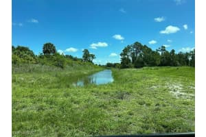528 Brue Ave Avenue, Lehigh Acres, FL 33974 Sold 09/23/25