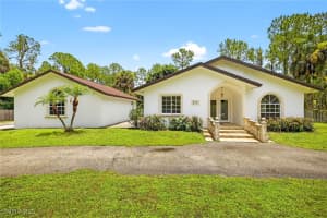 810 7th St Sw, Naples