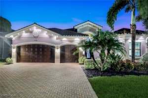 2704 Crystal Way, Naples, FL 34119 - MLS#225065031