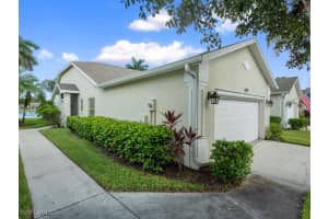 5807 Greenwood Cir 126, Naples
