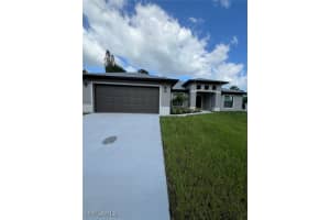 704 Henry Ave, Lehigh Acres