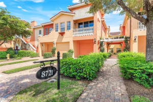 8721 Piazza Del Lago Cir 203, Estero