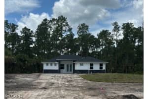 2712 40th Ave Se, Naples