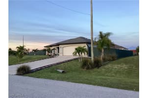 309 22nd Place, Cape Coral, FL 33993 - MLS#225065117