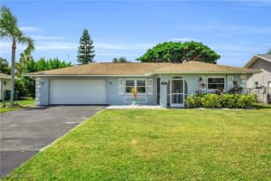 130 Mentor Dr, Naples