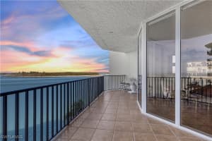 700 La Peninsula Boulevard, Naples, FL 34113 - MLS#225065144