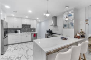 4018 Crayton Road, Naples, FL 34103 - MLS#225065182
