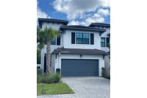 7546 Rockefeller Dr, Naples