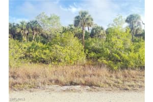 961 Plymouth Street, Lehigh Acres, FL 33974 - MLS#225065253