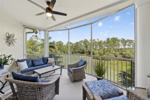 4863 Hampshire Ct 4-202, Naples