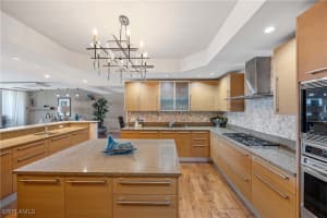 13675 Vanderbilt Drive, Naples, FL 34110 - MLS#225065263