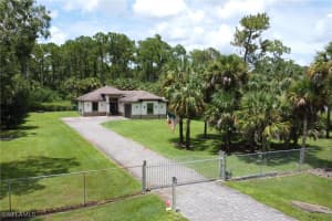 3735 32nd Ave Se, Naples