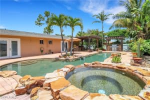 2112 45th Ter Sw, Naples
