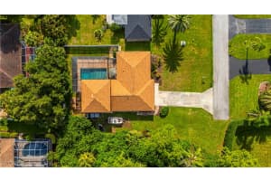 244 Erie Drive, Naples, FL 34110 - MLS#225065425