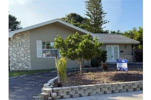 3530 Santiago Way, Naples